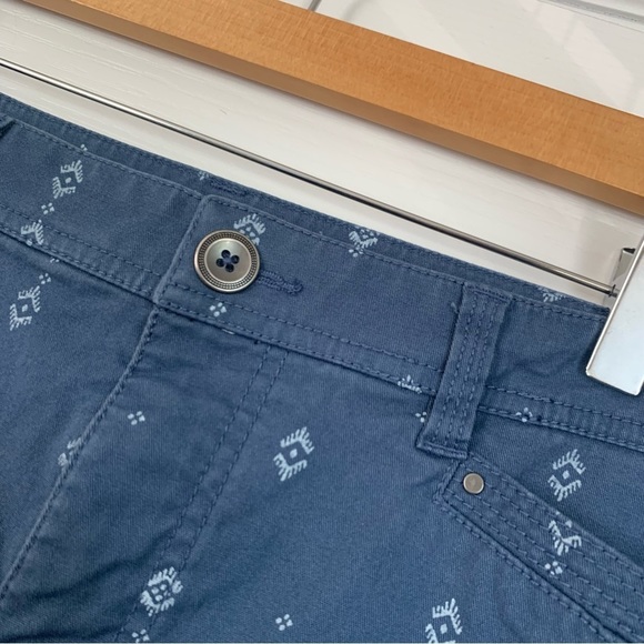 Style and Co Printed Capri Pants - Picture 8 of 12